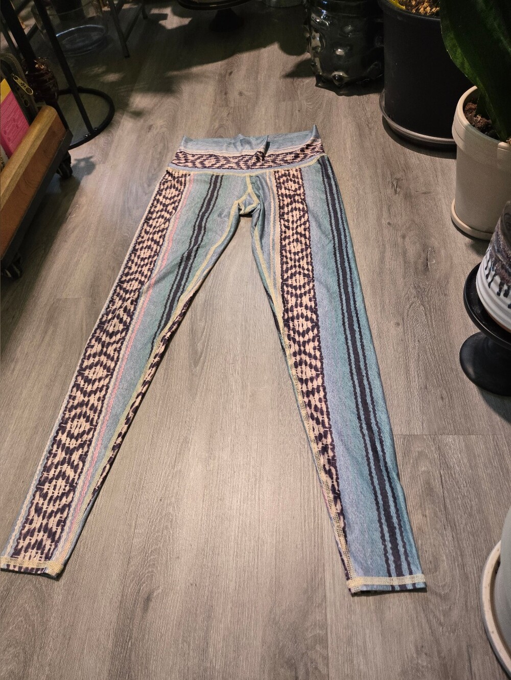 Teeki Border Towns Leggings
